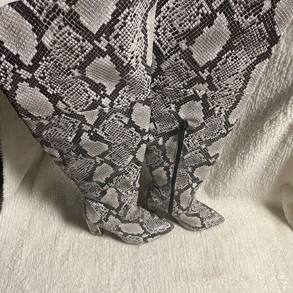 Bamboo synthetic Snakeskin Print beige & gray thigh high block Heels boots SZ8 - Picture 3 of 13